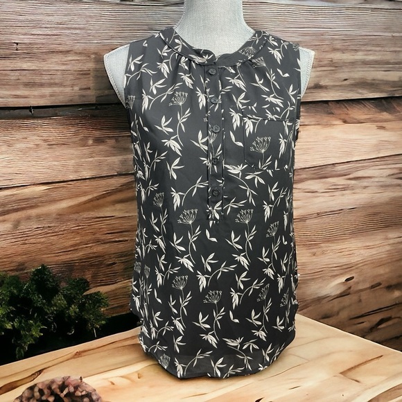Ann Taylor Loft sleeveless blouse size S - Picture 1 of 10